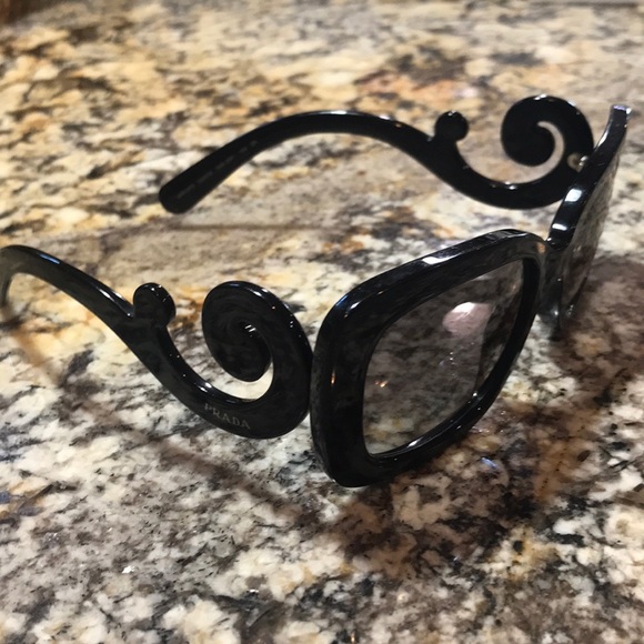 Prada Accessories - PRADA WITH CASE black sunglasses w swirled side 😎